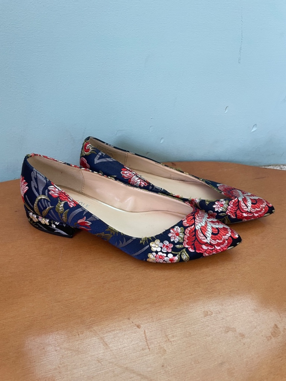 Kenneth Cole New York Navy Floral-Embroidered Brocade Pointed Flats